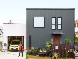 趣味をシェアする、幸せな時間。大好きな車と、ガレージがある暮らし。